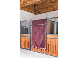 Stable curtain classic bordeaux