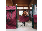 Stable curtain bordeaux